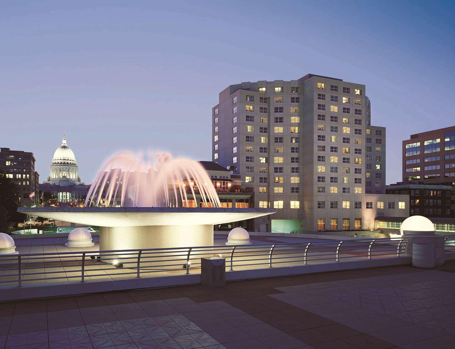 Hilton Madison Monona Terrace Hotel Exterior foto